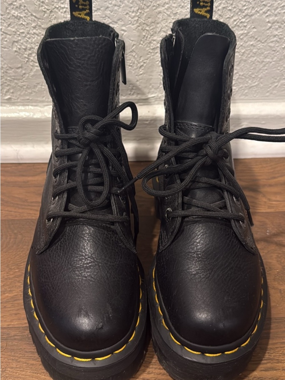 Womens Dr. Martens “Jadon”